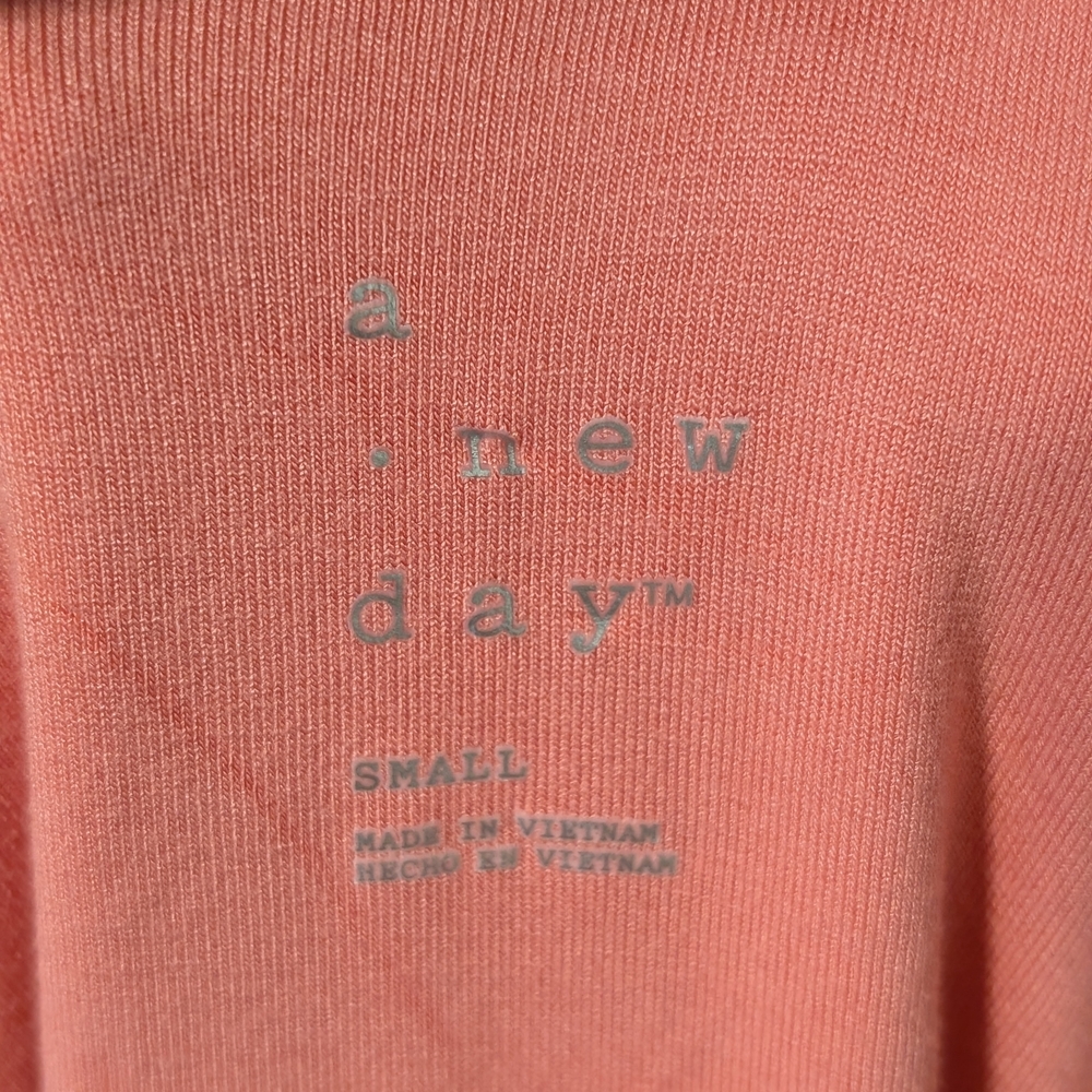 A New Day Coral Tee - Picture 3 of 4
